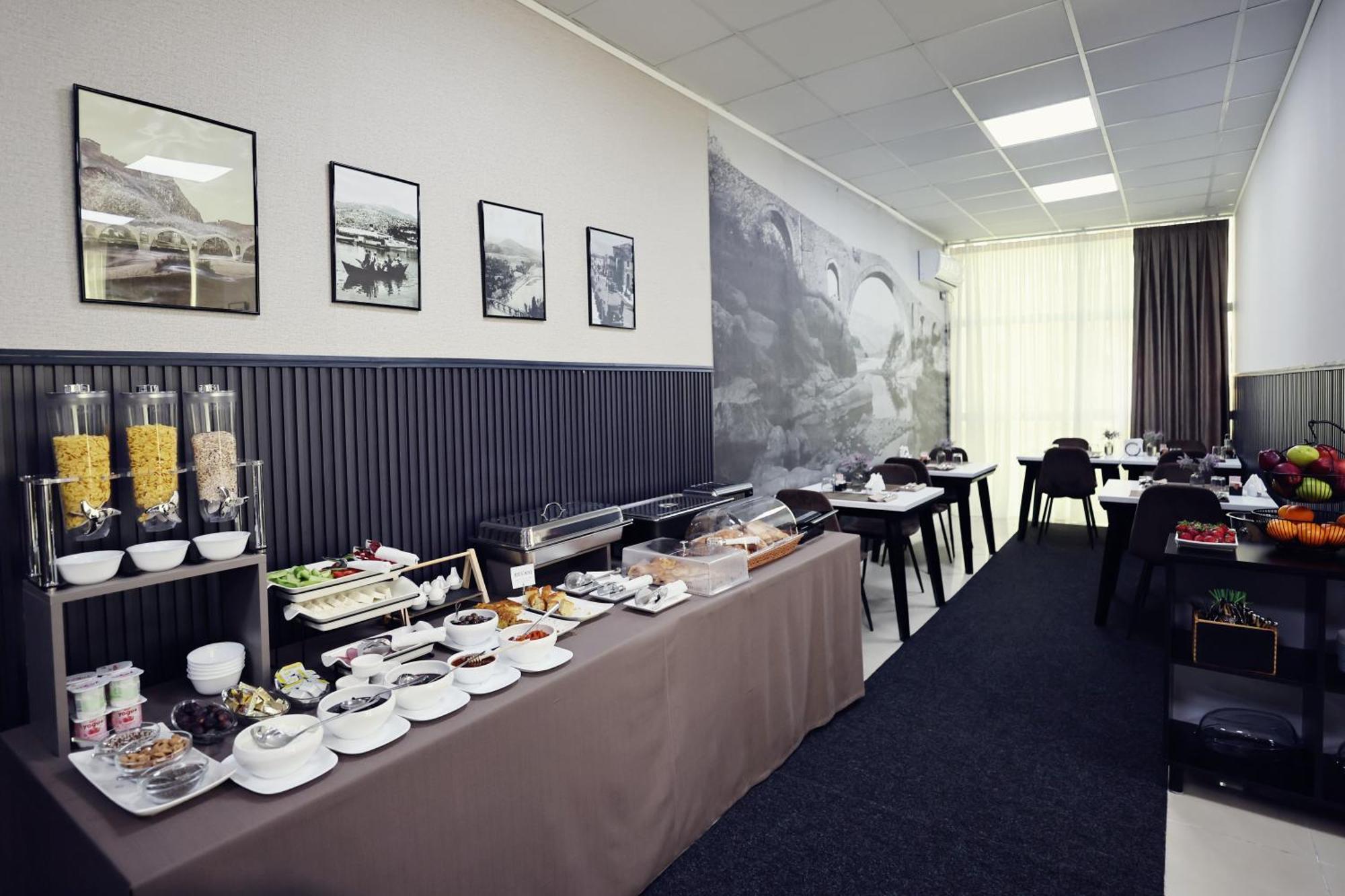 Hotel Dirista Shkodër Dış mekan fotoğraf
